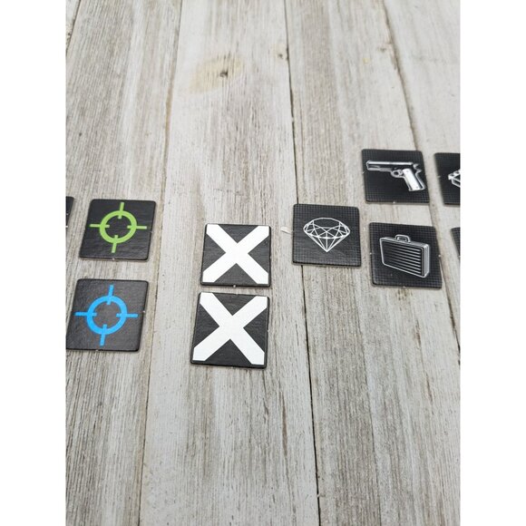 2009 Clue Secrets & Spies Board Game Replacement Piece Item Tokens, Score marker - Picture 3 of 4